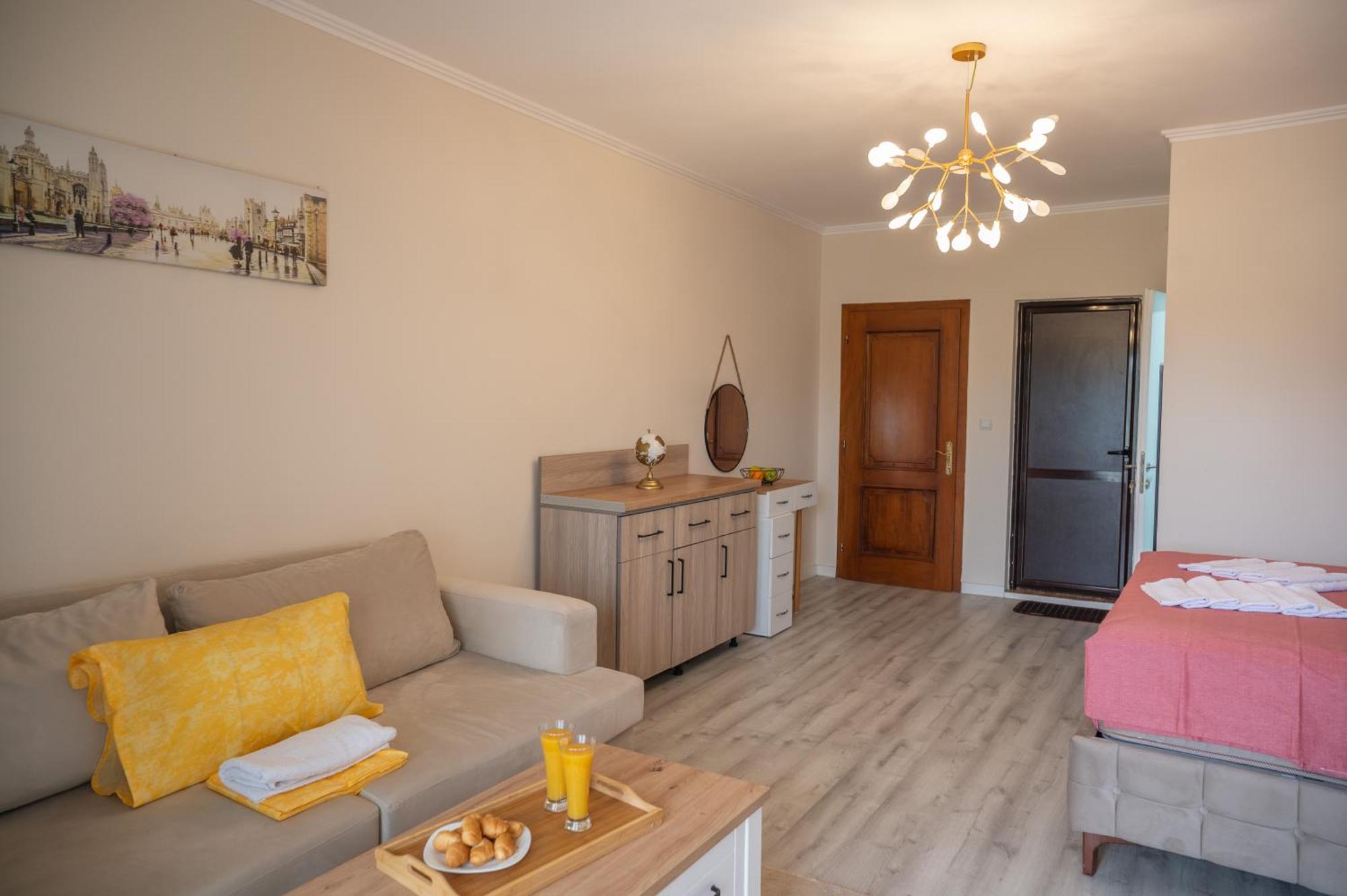 Beach Walk Apartments Улцин Екстериор снимка