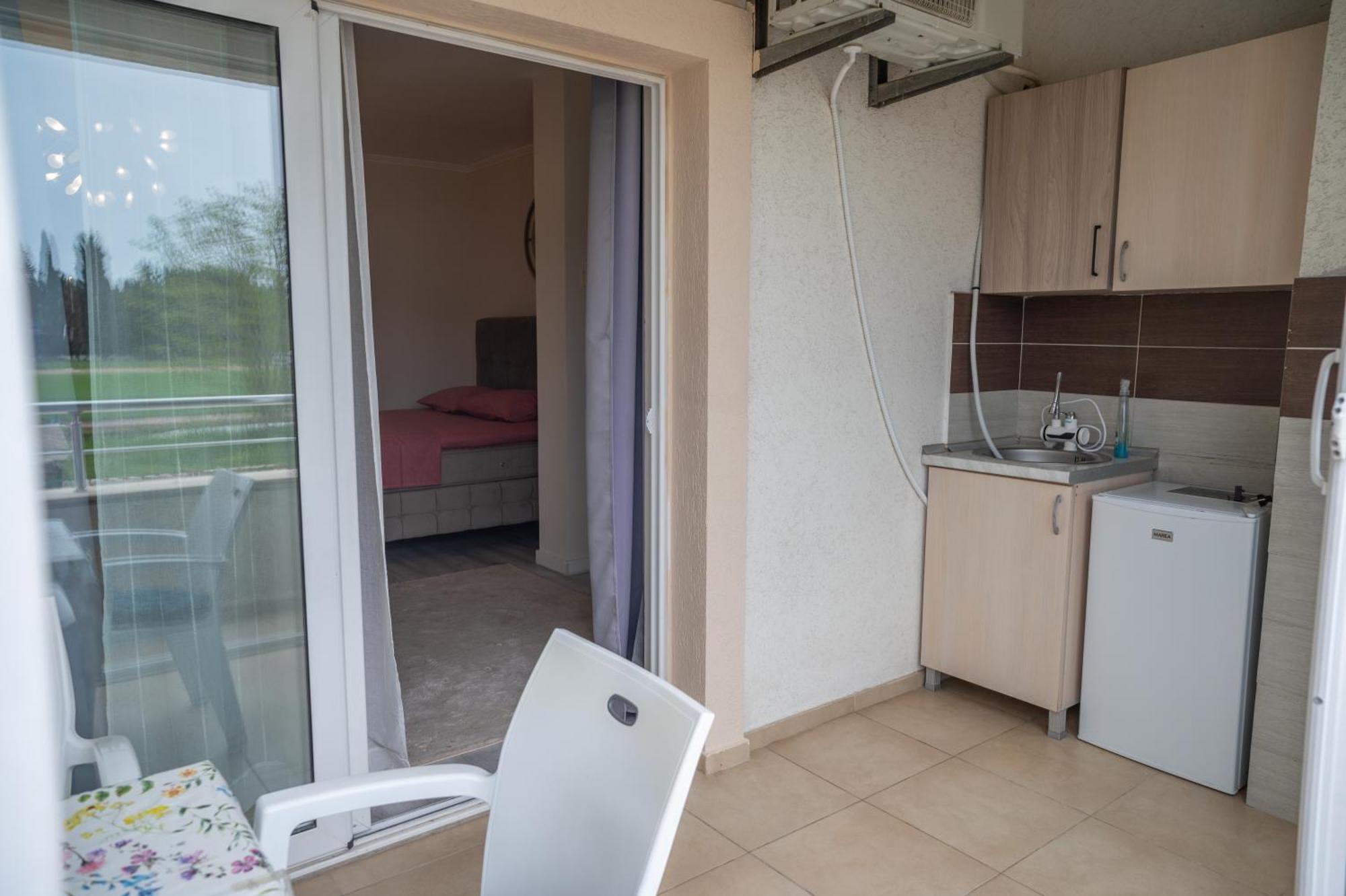Beach Walk Apartments Улцин Екстериор снимка
