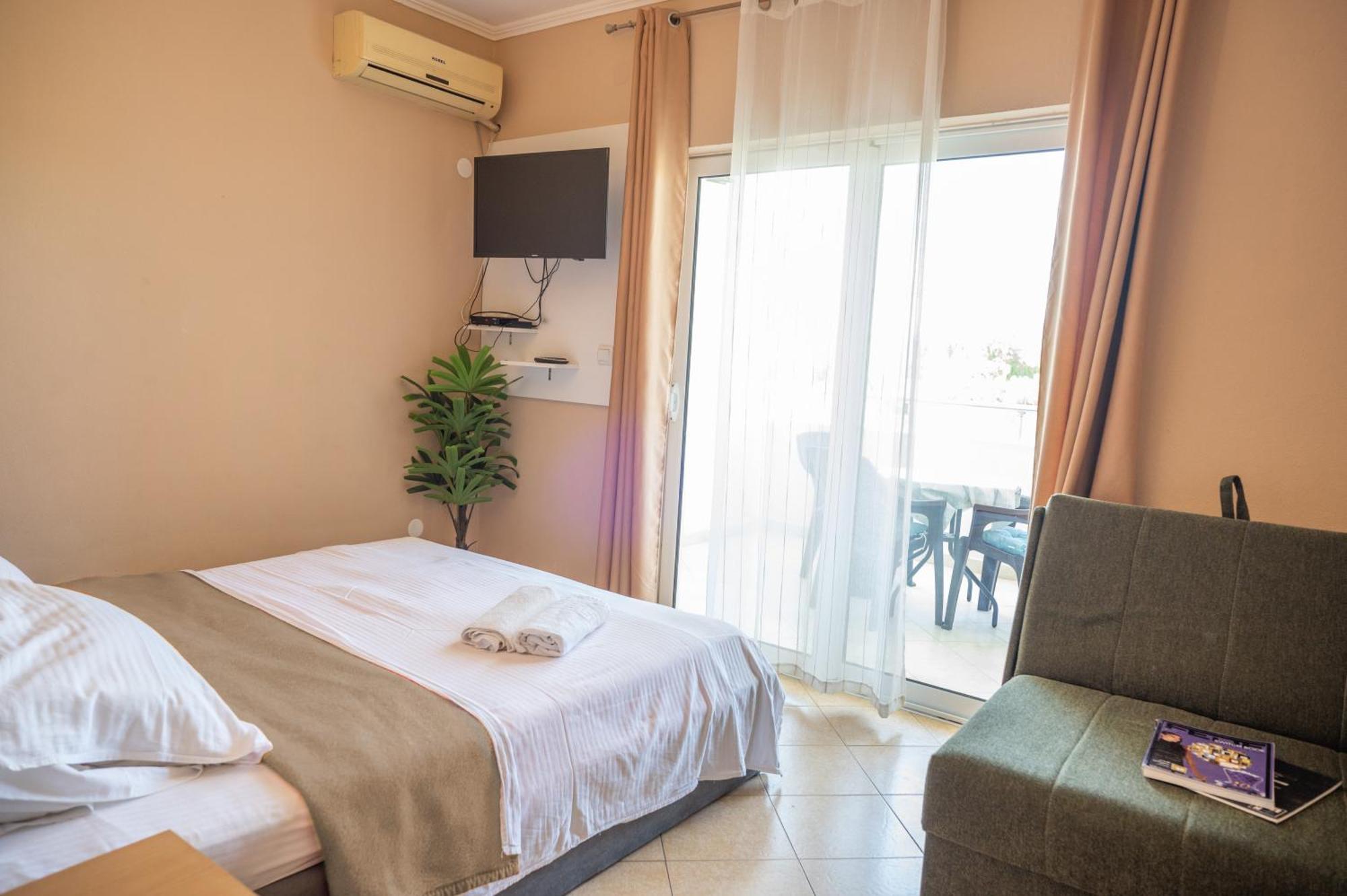 Beach Walk Apartments Улцин Екстериор снимка